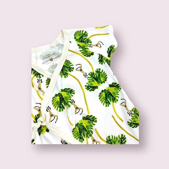 Apple Park: Lala Curio Kimono, Dancing Palms White. - Picture 3 of 5